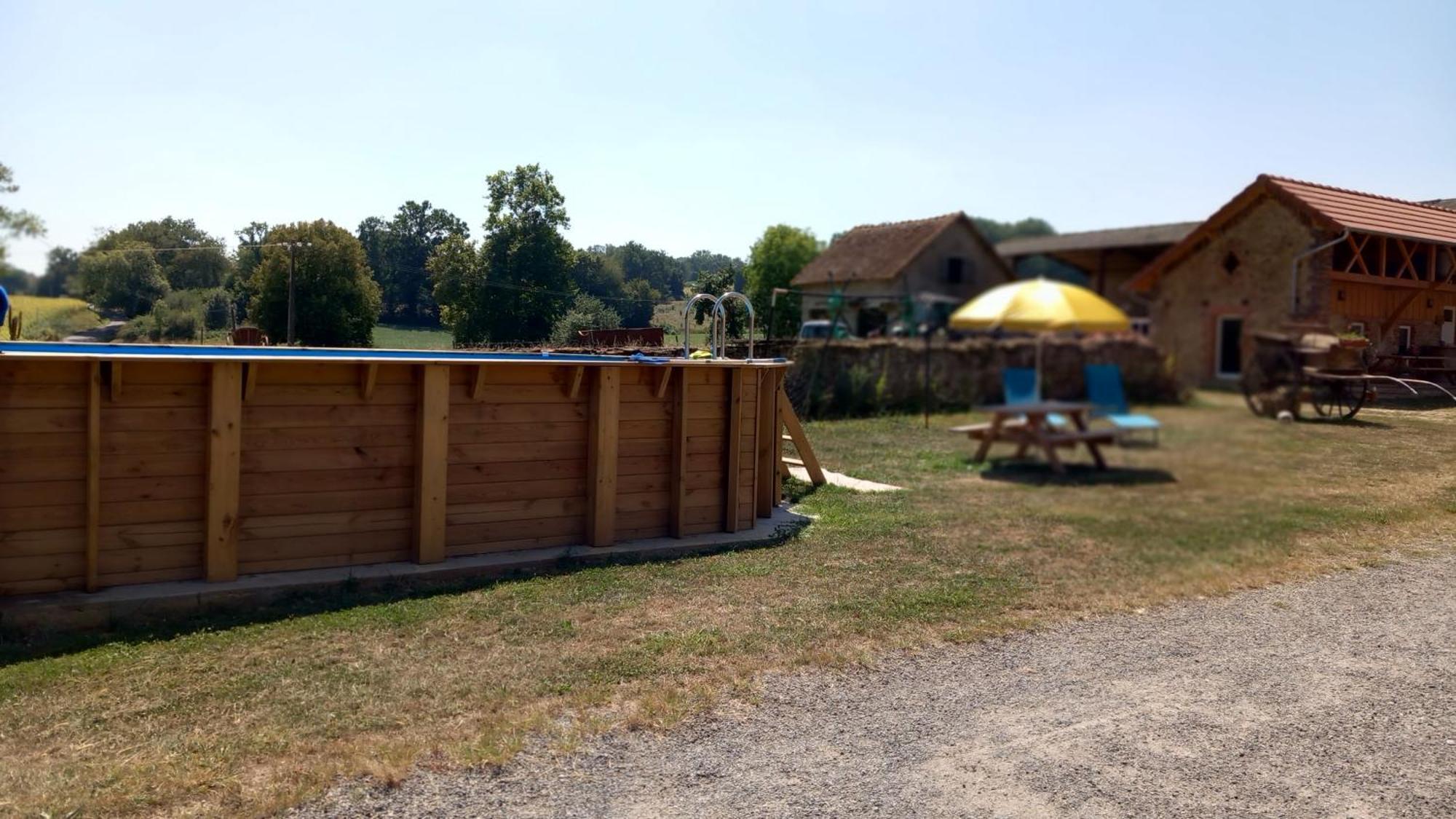 Gite A La Ferme Bassillon-Vauze Luaran gambar